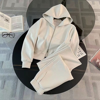 Ženski dvodijelni set: hoodie s kapuljom i široke hlače, jednobojni uzorak, poliester (80–90%), jesen 2025