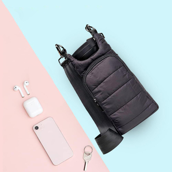 Szigetelt vízpalack tok; down-töltetű anyagból, összecsukható, vízfeltöltési funkcióval, jégcsomag-kompatibilis, modern minimalista függőleges négyszögletes dizájn, 60 darabos csomag