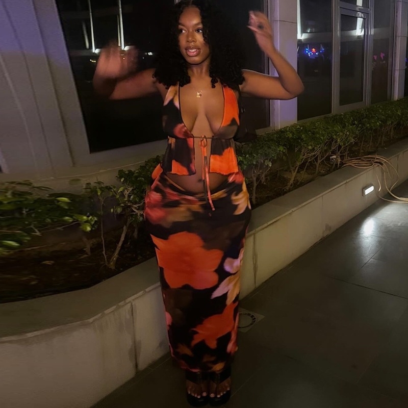 Dva dijela: top bez rukava i suknja s vezicama, 3D otisak, Milk Silk tkanina, poliester-elastin smjesa, proljeće 2024