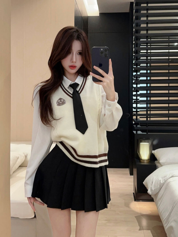 Ženski jesenski tročlani komplet u korejskom preppy stilu: prsluk u JK stilu, košulja s dugim rukavima i plisirana suknja