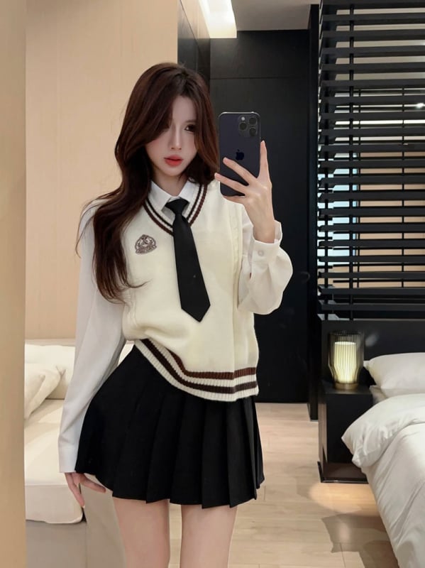 Ženski jesenski tročlani komplet u korejskom preppy stilu: prsluk u JK stilu, košulja s dugim rukavima i plisirana suknja