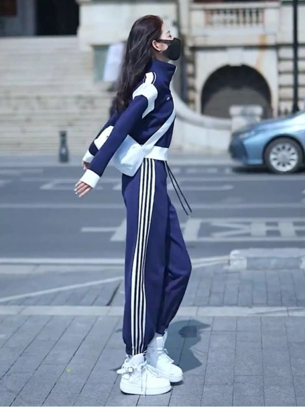 Ženski casual sportski set, jesen 2023, moderan i živahan, dvodijelni set