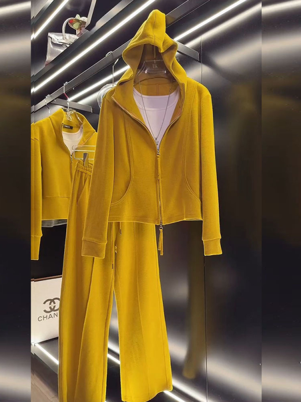 Ženski dvodijelni set s kapuljačom i širokim hlačama, casual stil jeseni 2025 (tridimenzijski rez; japansko-korejski ležerni stil)