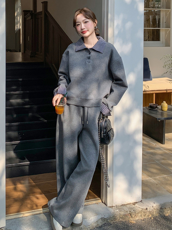 Ženski dvodijelni set: sweatshirt s polo ovratnikom i široke hlače, 90–95% pamuk, poliester <30%, završni sloj bez glačanja, proljeće 2025