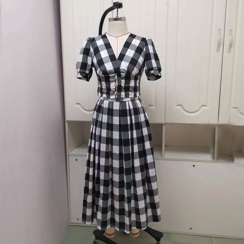 Ženski set: karirani retro top s puff rukavima, V-izrez, midi suknja
