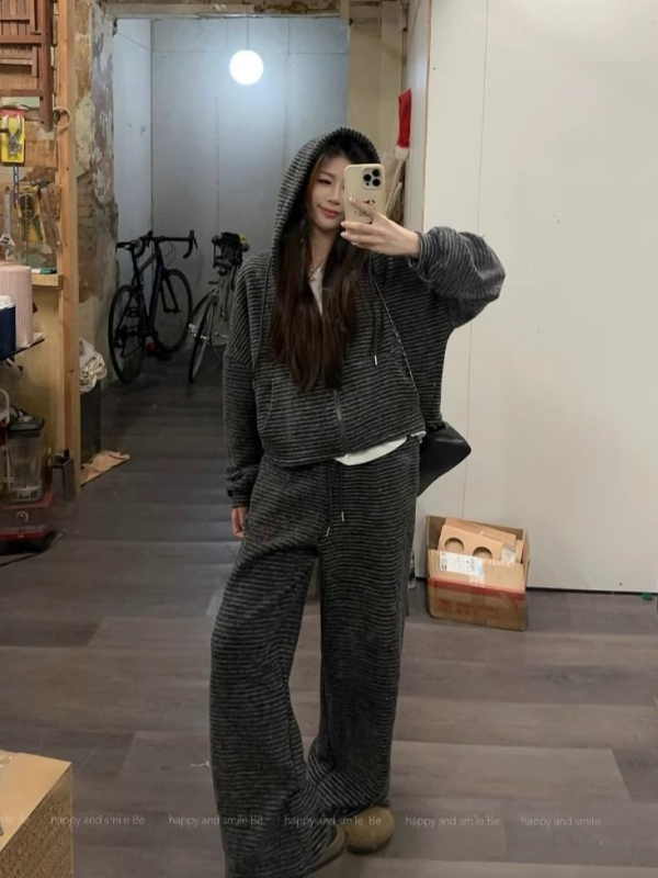 Casual prugasto odijelo s hlačama, zimska sezona 2024, stil svakodnevnog putovanja, tkanina fleece niti s prugama, glavni udio tkanine 70-80%, Spandeks manje od 30%