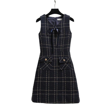 Kostim sa suknjom i sakoom – jesen 2025, tkanina poliester-spandeks, suknja srednje duljine, dugi rukavi