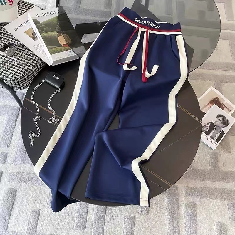 Ženski casual sportski dvodijelni set: kardigan i hlače s širokim krojem, prugasti/karirani uzorak, poliester, sadržaj poliester 30–50%, jesen 2025