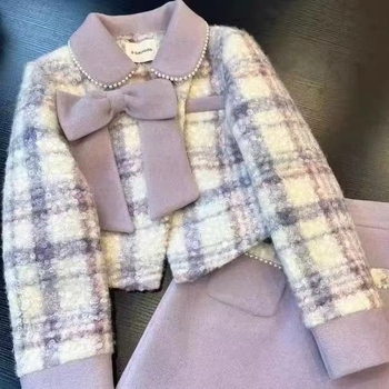 Ženski dvodijelni kostim: jakna s dugim rukavima u stilu princeze i kratka suknja; stil Royal sister, Tops suit, PVC tkanina, Mercerizirana, zima 2024