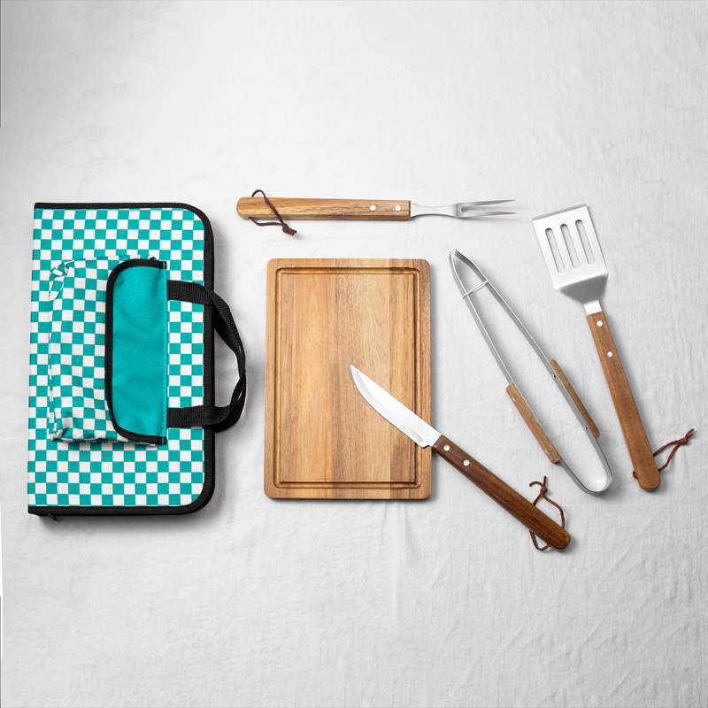 Комплект за барбекю с дървена дръжка и глави от неръждаема стомана — петчастен комплект: дъска за рязане, нож, щипки, вилица и шпатула в нейлонова чанта