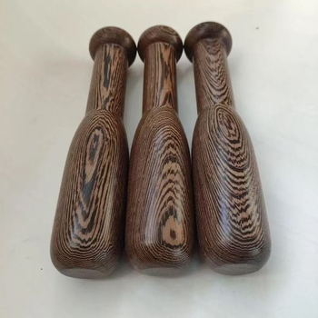 Češnjakova preša od Chicken Wing Wood, moderan minimalistički dizajn