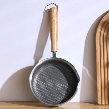 Tava za prženje s neprijanjajućim premazom (aluminijska legura; trostruko dno; dubina 4,5 cm; pogodna za pržena jaja i steak)