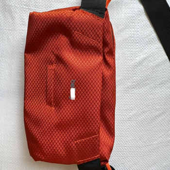 Mini4L sling torba za vožnju biciklom — magnetska crossbody, vodootporni najlon, unisex, kompatibilna s 8-inčnim prijenosnikom, kapacitet ispod 20L