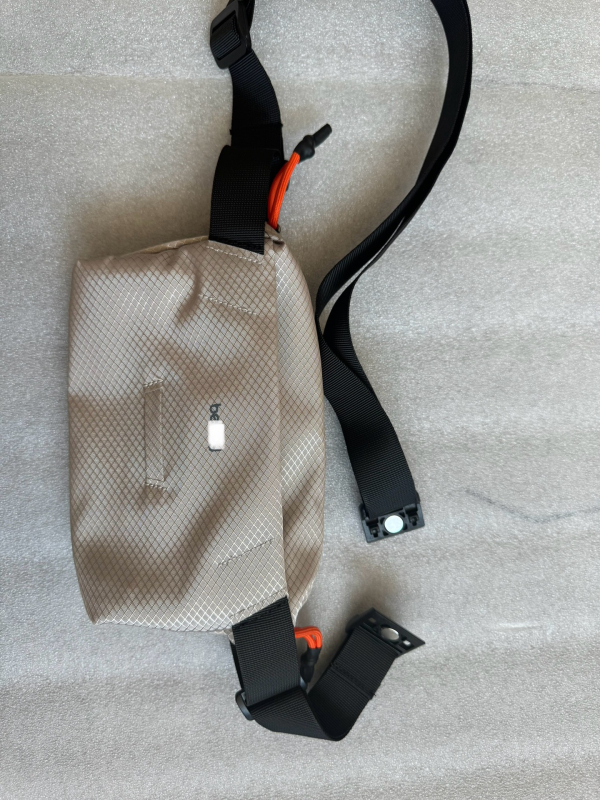 Mini4L sling torba za vožnju biciklom — magnetska crossbody, vodootporni najlon, unisex, kompatibilna s 8-inčnim prijenosnikom, kapacitet ispod 20L