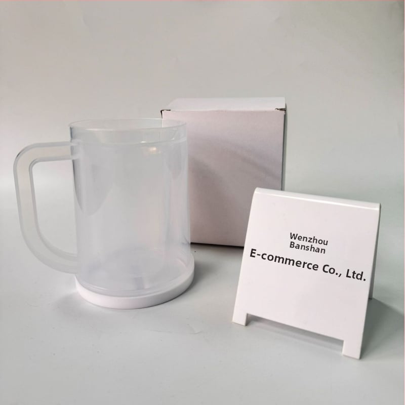 Dvojvrstvová izolačná šálka na nápoje a pivo – minimalistický plastový dizajn