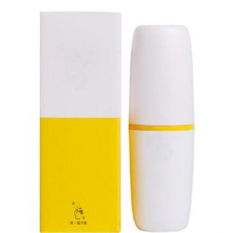 Műanyag testű hűtőpohár belső rozsdamentes acél bélésével, 1 liter alatti űrtartalom, hűtési funkció, áram nélkül működik