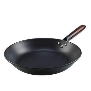 Tiganj od kovanog željeza s nitridnom površinom, bez premaza, ravno dno, pogodan za plin i indukciju, za prženje i pečenje