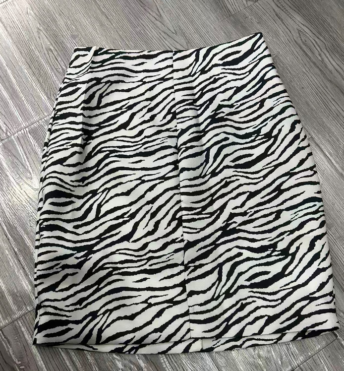 Zebra print jakna i suknja set, V-izrez, midi duljina suknje, poliester, zvonasti rukavi, elegantan ženski komplet