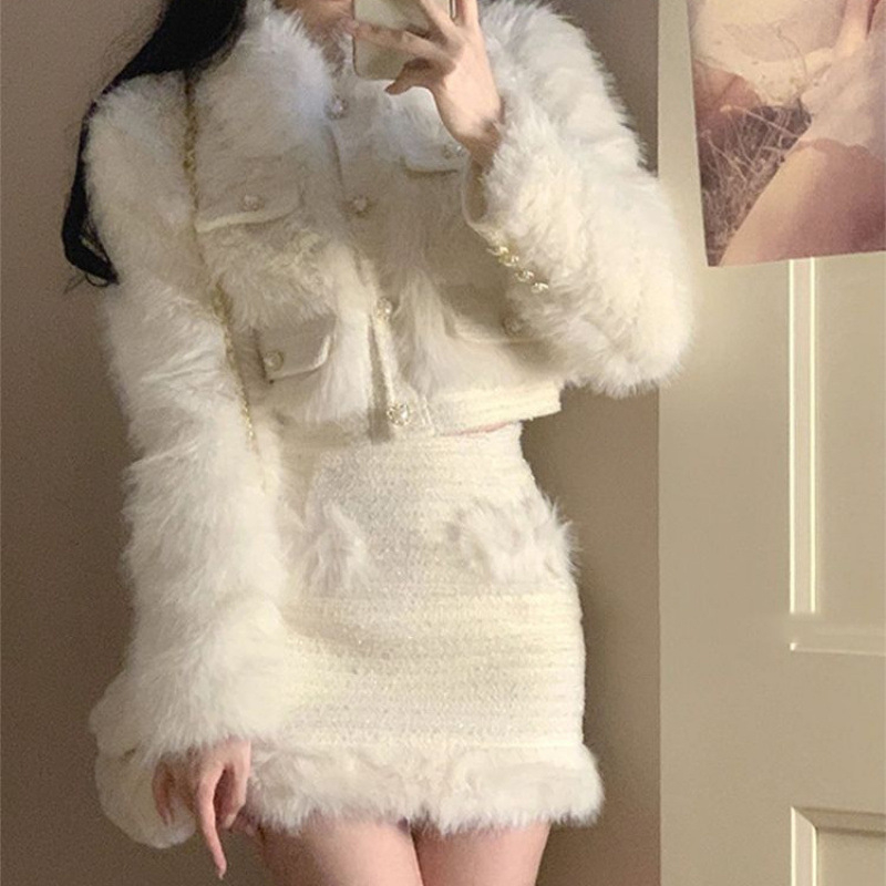 Két részes kosztüm szoknyával francia stílusban, hosszú ujjú, mini szoknya, kasmír anyag, tavasz 2025 kiadás