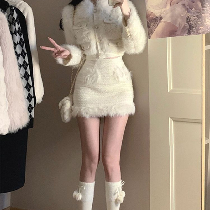 Két részes kosztüm szoknyával francia stílusban, hosszú ujjú, mini szoknya, kasmír anyag, tavasz 2025 kiadás