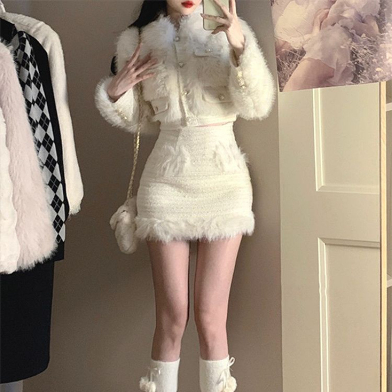 Két részes kosztüm szoknyával francia stílusban, hosszú ujjú, mini szoknya, kasmír anyag, tavasz 2025 kiadás