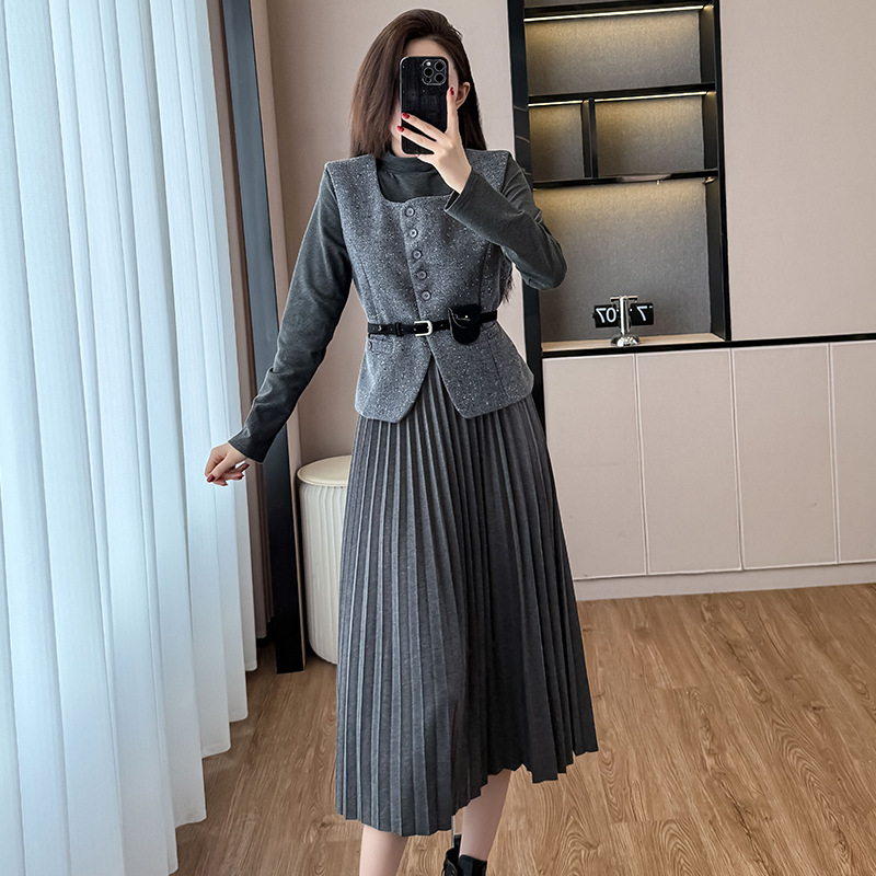 Dvojodelni set haljine s naborom u struku i vunena veste od ovčje vune, midi duljina, jesen-zima 2025, Lamb Wool tkanina, 100% Modified Acrylic