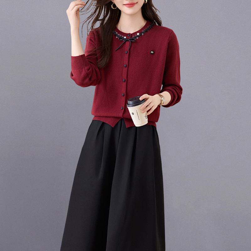 Ženski dvodijelni set: pleteni džemper i suknja – jesen 2025, poliester pletenina, elegantan uredski stil