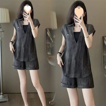 Női nyári két darabos szett ujjatlan felső és magas derekú rövidnadrág – városi elegáns casual, poliészter 90–95%