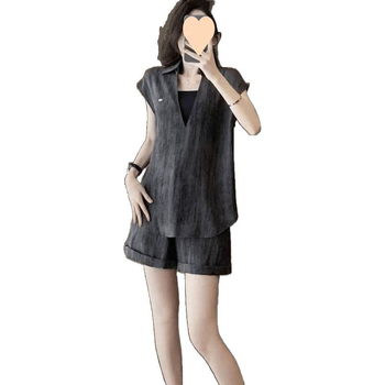 Női nyári két darabos szett ujjatlan felső és magas derekú rövidnadrág – városi elegáns casual, poliészter 90–95%