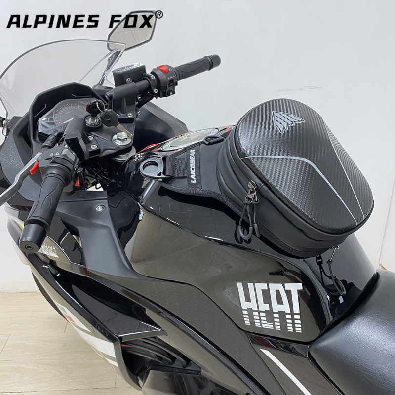 Мотоциклетна торба за крак LA-0117, EVA материал, 6L капацитет, камуфлаж карбоново влакно, рефлективна, за каране на открито