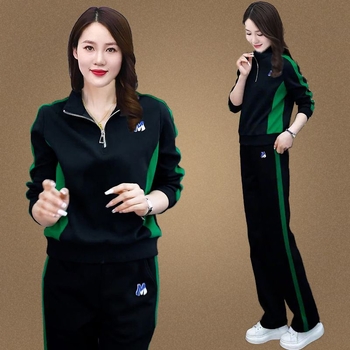 Costum casual pentru femei, două piese: poliester, conținut 90–95%, cusătură pe panouri, mâneci 5/4, stil elegant urban