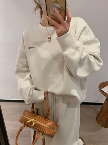 Jesen 2025 Dvokomponentni set: hoodie i mini suknja, dugi rukavi, poliester-elastan, casual kostim sa suknjom