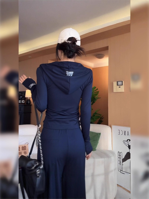 Set top cu glugă și pantaloni din bumbac pentru femei, toamnă 2024, stil casual japonez-coreean, detalii colaj, conținut bumbac 30–50%