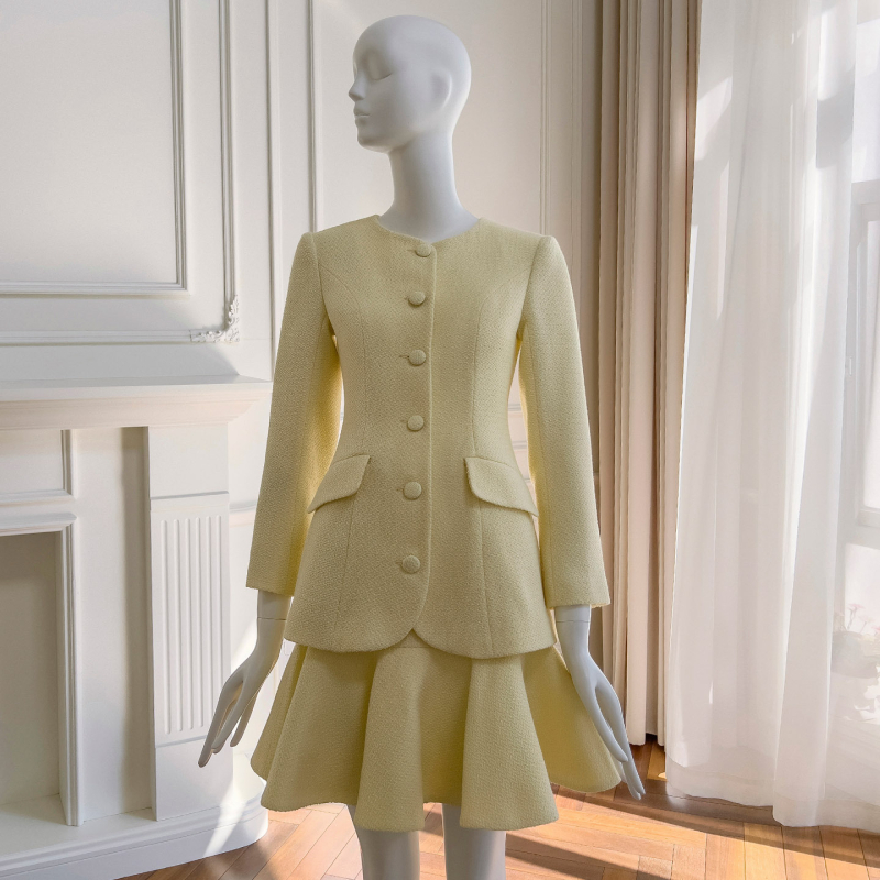 Igilila Costum fustă cu sacou, croială prin colaj, toamnă 2025