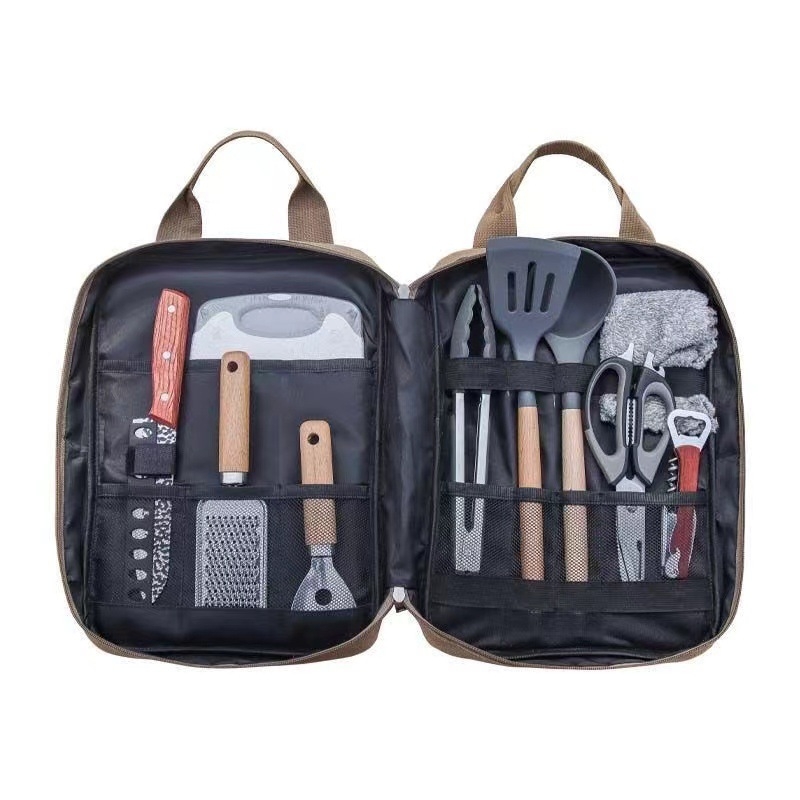 Tuosun преносим комплект за открито готвене от неръждаема стомана в чанта за кухненски прибори, 10 части; включва нож, дъска за рязане, лопатка, лъжица, ножици и щипки за барбекю; тегло 1.2 кг; подходящ за 2-8 човека