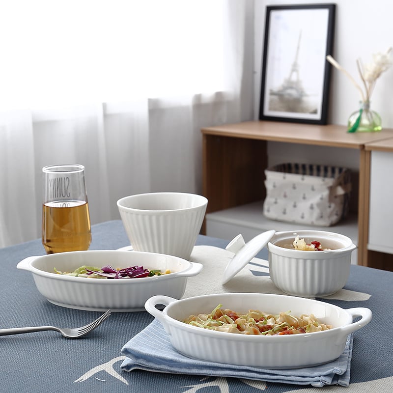 Ovalna keramička posuda za pečenje s prugastim dizajnom, mikrovalna kompatibilna, dvostruke ručke, modern minimalistički stil