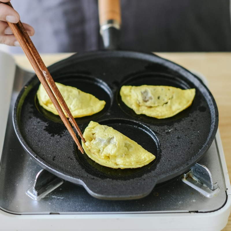 Lijevana tava od lijevanog željeza, Višenamjenska, S jednim dnom, Kompatibilna s plinskim i indukcijskim pločama, Težina 1,5 kg