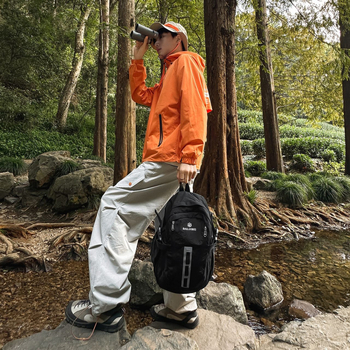 Unisex ruksak za outdoor planinarenje, platnene izrade, kapacitet do 20 L, vodootporan i otporan na vjetar, zakrivljenim ramenima
