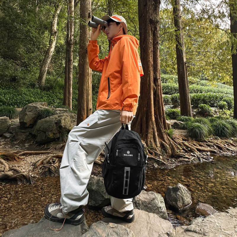 Unisex ruksak za outdoor planinarenje, platnene izrade, kapacitet do 20 L, vodootporan i otporan na vjetar, zakrivljenim ramenima