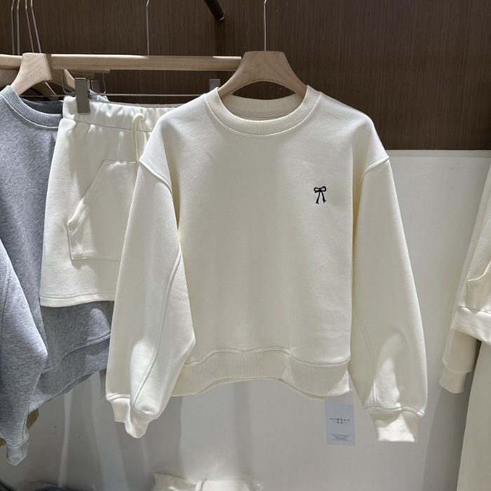 Dvodijelni set: sweatshirt s mašnicom i suknja, chenille tkanina s elastanom, bezrukavni gornji dio, proljeće 2025