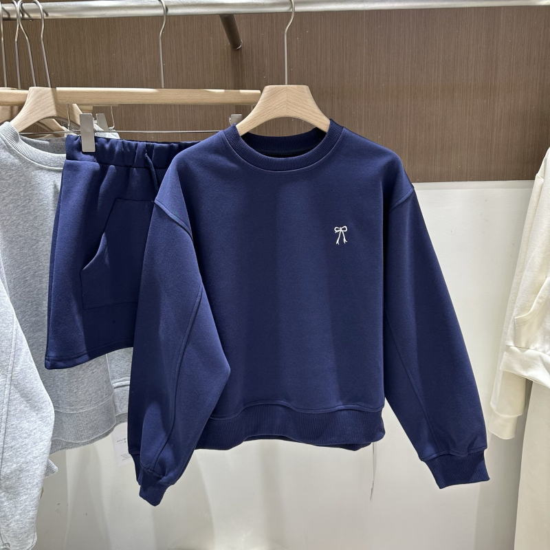 Dvodijelni set: sweatshirt s mašnicom i suknja, chenille tkanina s elastanom, bezrukavni gornji dio, proljeće 2025