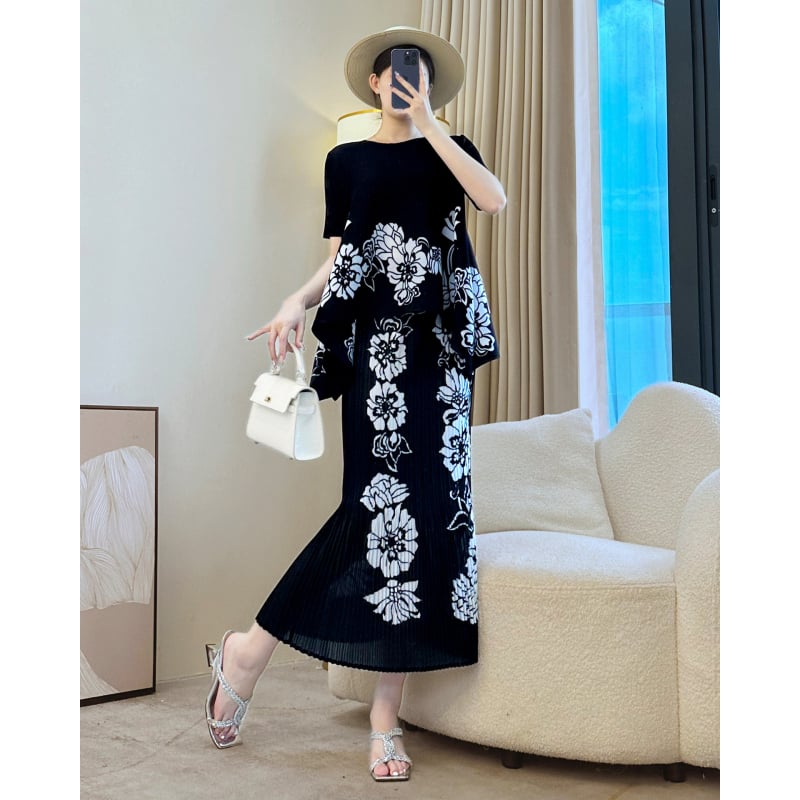 Pliszírozott mintázatú szoknyás kosztüm – irodai elegancia, 3/4-ujjú, midi hosszú szoknya, anyag: akril szál; fő szövet: poliészter 95%+