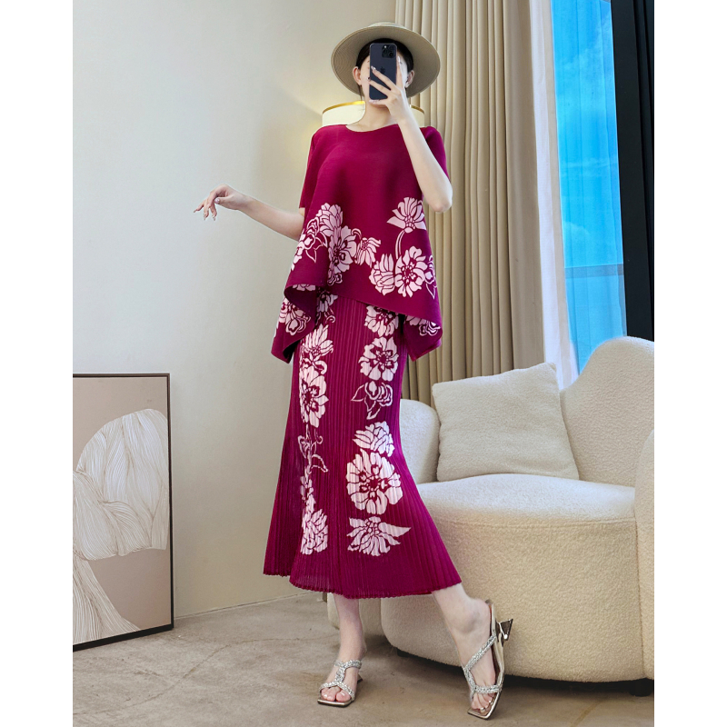 Pliszírozott mintázatú szoknyás kosztüm – irodai elegancia, 3/4-ujjú, midi hosszú szoknya, anyag: akril szál; fő szövet: poliészter 95%+