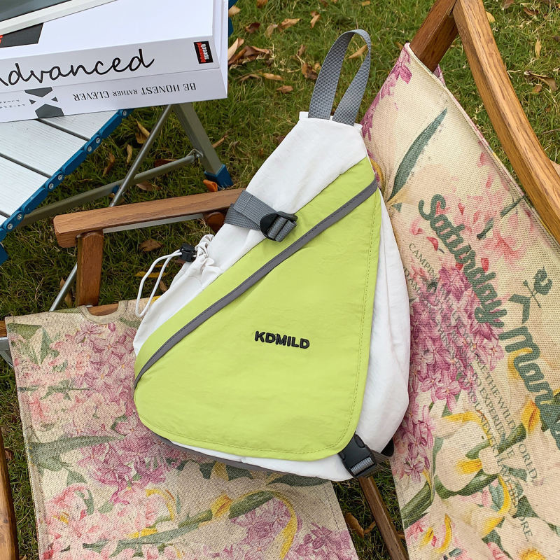 Városi minimalist nylon mellkas táska légpárnás vállpánttal, lélegző, vízálló, ultrakönnyű és bővíthető; poliészter bélés.