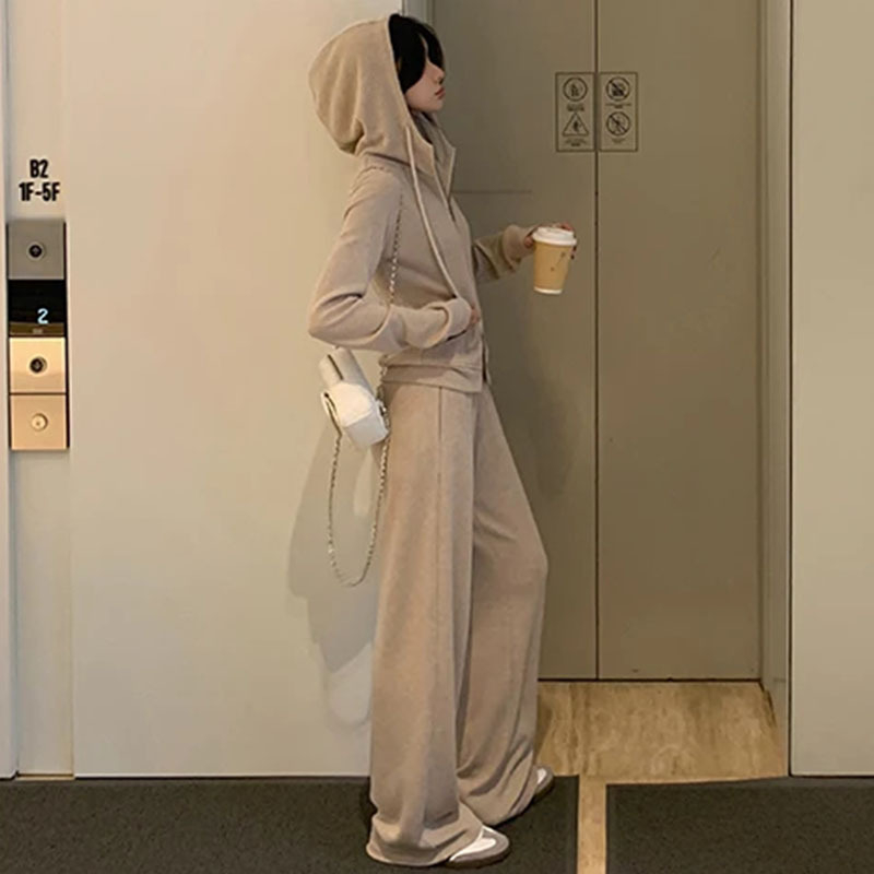 Női őszi kapucnis pulóver–nadrág szett, pamutból, hosszú ujjú, környezetbarát minta, kiadás 2025