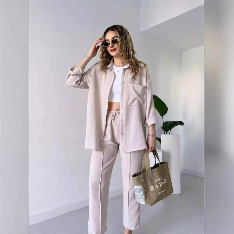 Ženski casual pantsuit set: košulja s dugim rukavima i cropped hlače, jednofarban, poliester s elastanom, jesen 2023