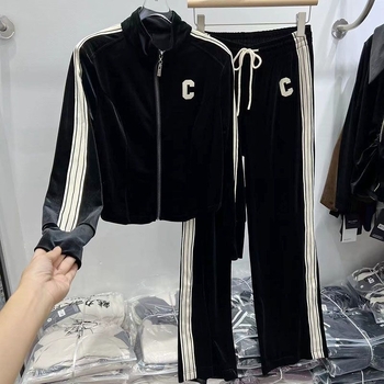 Baršunasti casual dvodijelni komplet za žene: hoodie s bočnim trakama i široke hlače, duljina 3/4, dugi rukavi, Mercerizirana tkanina, proljeće 2025 izdanje
