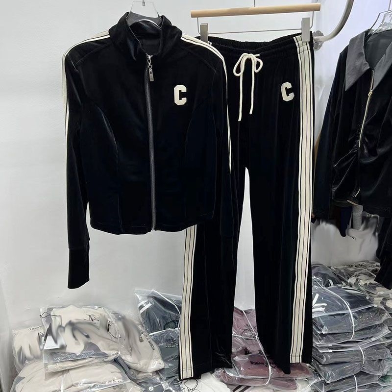 Baršunasti casual dvodijelni komplet za žene: hoodie s bočnim trakama i široke hlače, duljina 3/4, dugi rukavi, Mercerizirana tkanina, proljeće 2025 izdanje