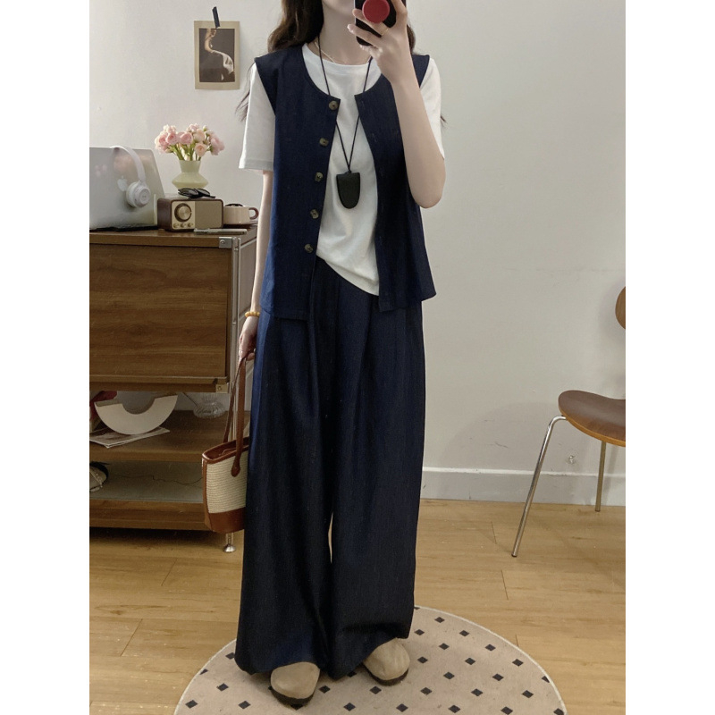 Plus-size trodijelni set: top kratkih rukava, denim prsluk i široke hlače — jednobojni poliester, 95%+
