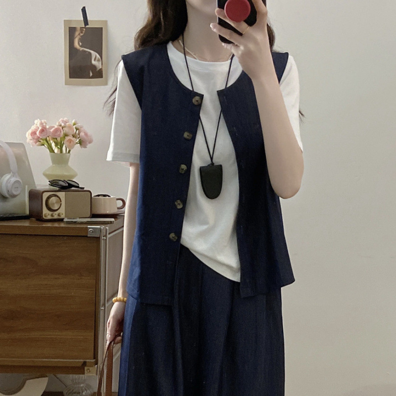 Plus-size trodijelni set: top kratkih rukava, denim prsluk i široke hlače — jednobojni poliester, 95%+